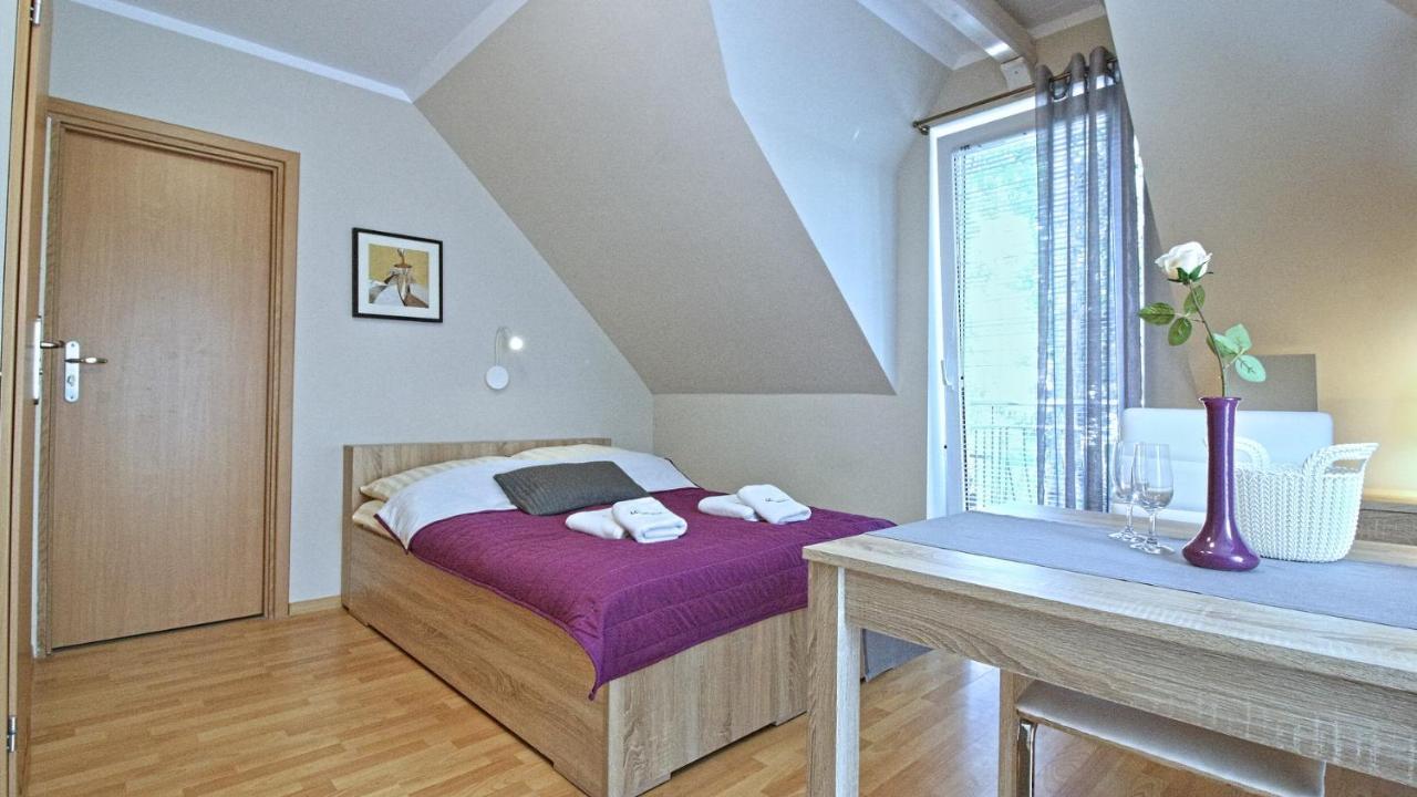 Lc Pokoje & Apartamenty โปเบียโรโว ภายนอก รูปภาพ