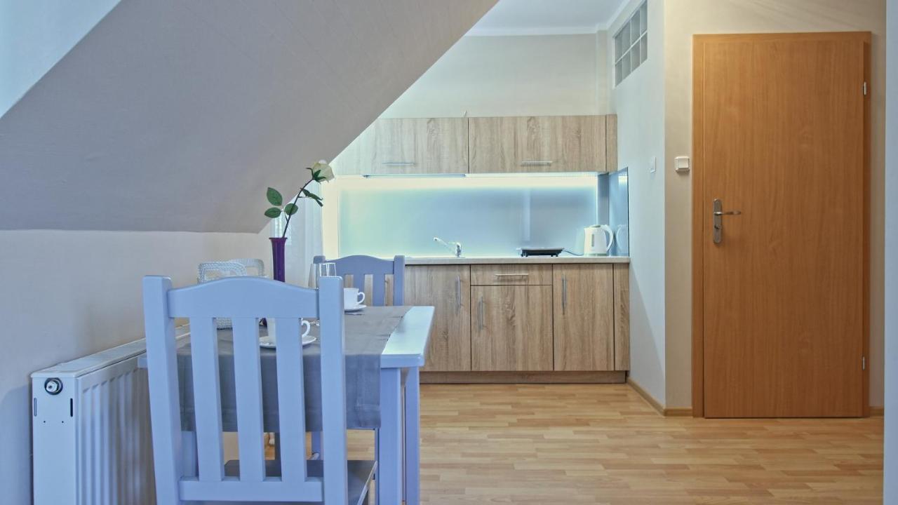 Lc Pokoje & Apartamenty โปเบียโรโว ภายนอก รูปภาพ