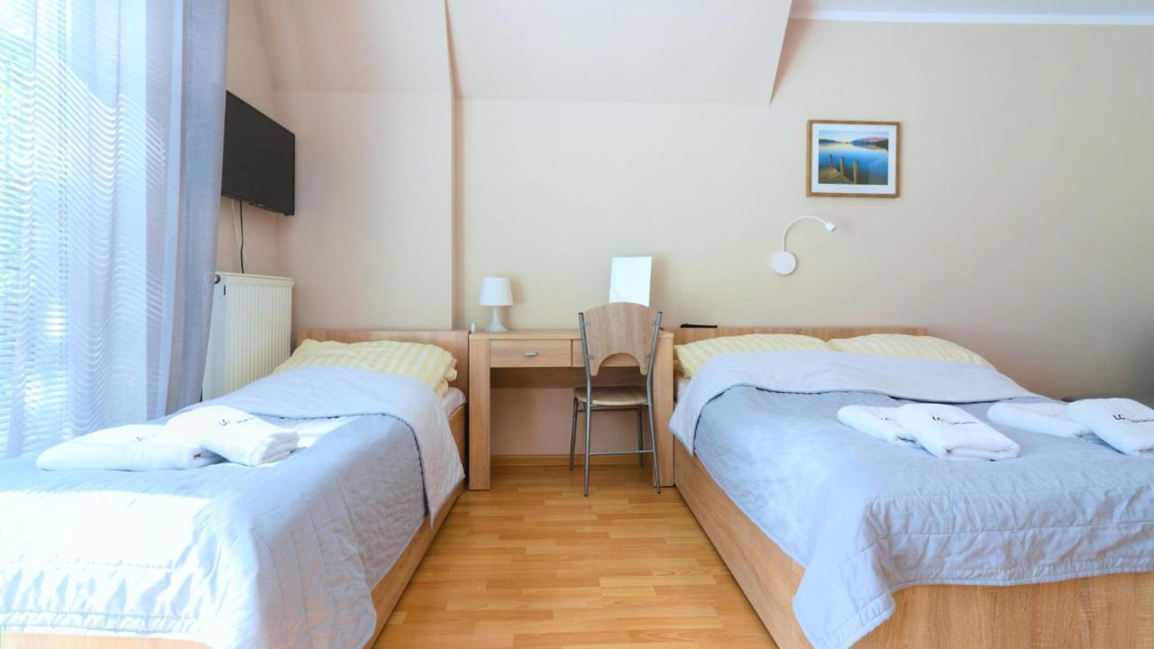 Lc Pokoje & Apartamenty โปเบียโรโว ภายนอก รูปภาพ