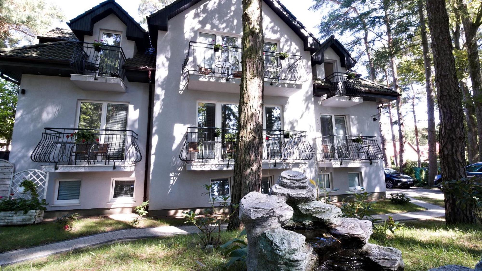 Lc Pokoje & Apartamenty โปเบียโรโว ภายนอก รูปภาพ