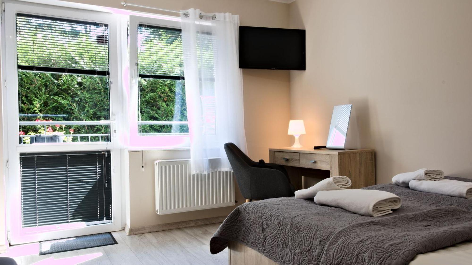 Lc Pokoje & Apartamenty โปเบียโรโว ภายนอก รูปภาพ
