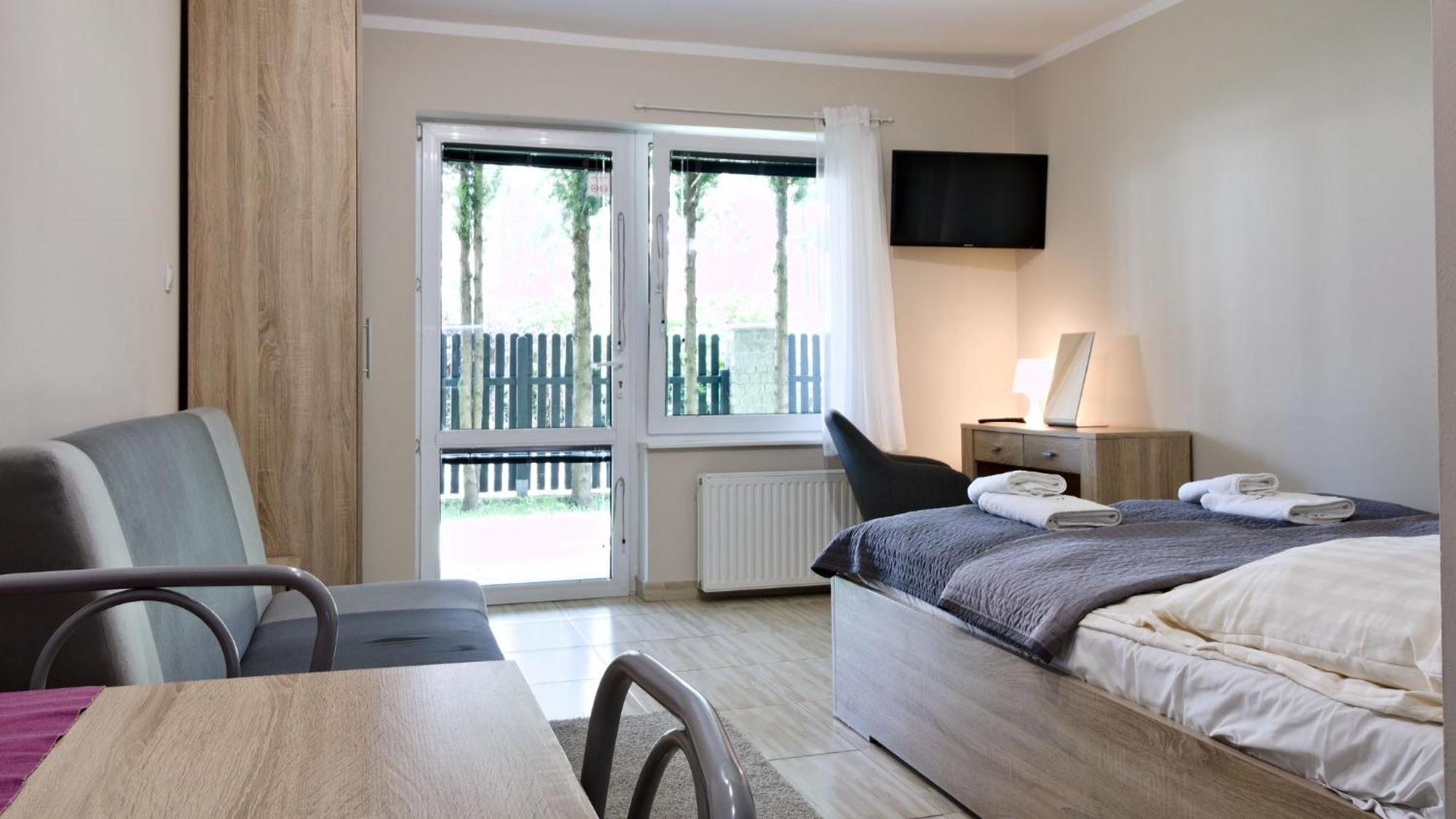 Lc Pokoje & Apartamenty โปเบียโรโว ภายนอก รูปภาพ