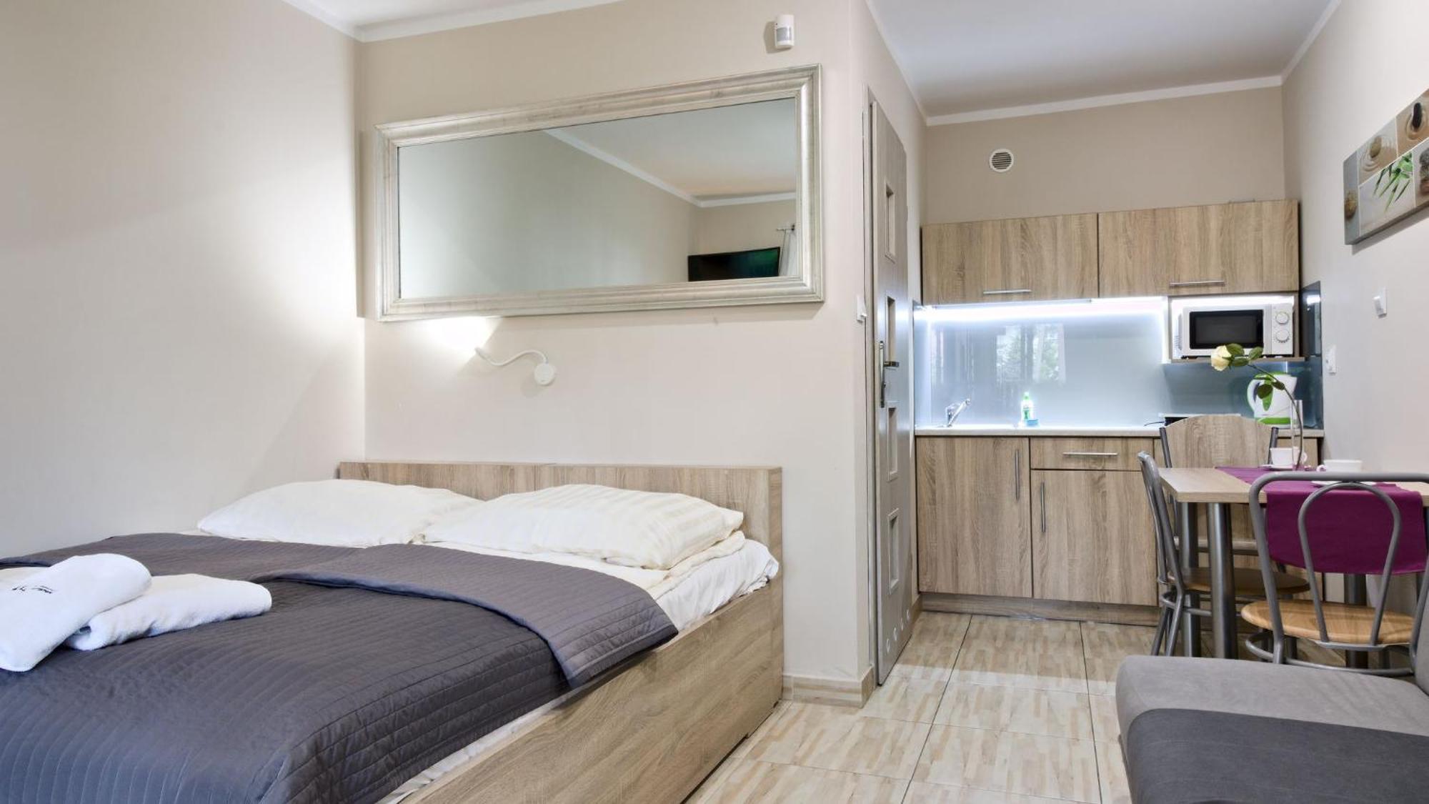 Lc Pokoje & Apartamenty โปเบียโรโว ภายนอก รูปภาพ