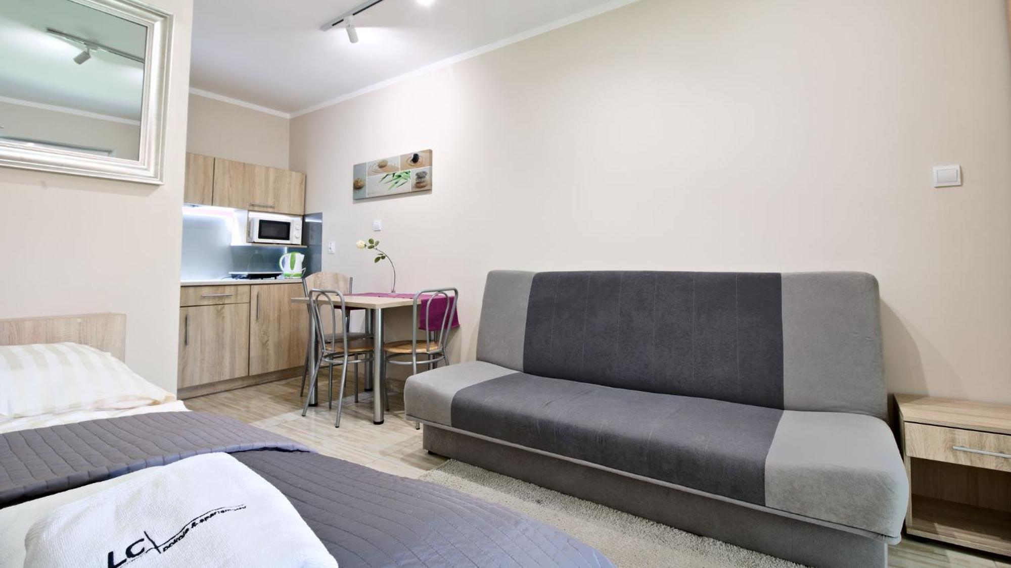 Lc Pokoje & Apartamenty โปเบียโรโว ภายนอก รูปภาพ