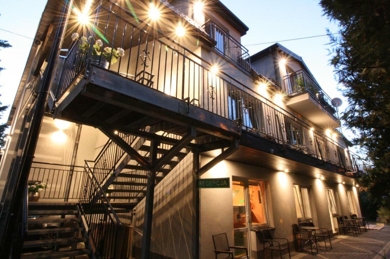 Lc Pokoje & Apartamenty โปเบียโรโว ภายนอก รูปภาพ