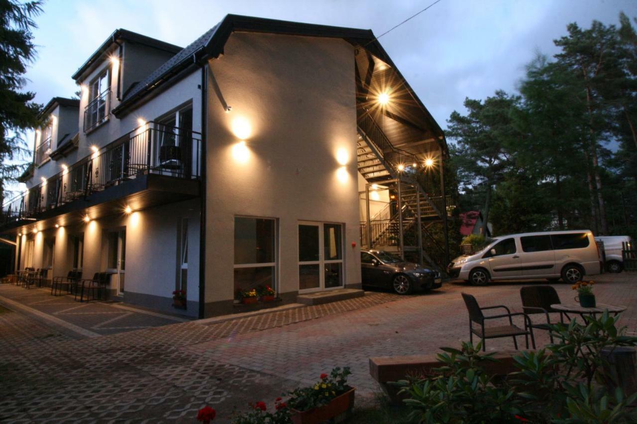 Lc Pokoje & Apartamenty โปเบียโรโว ภายนอก รูปภาพ