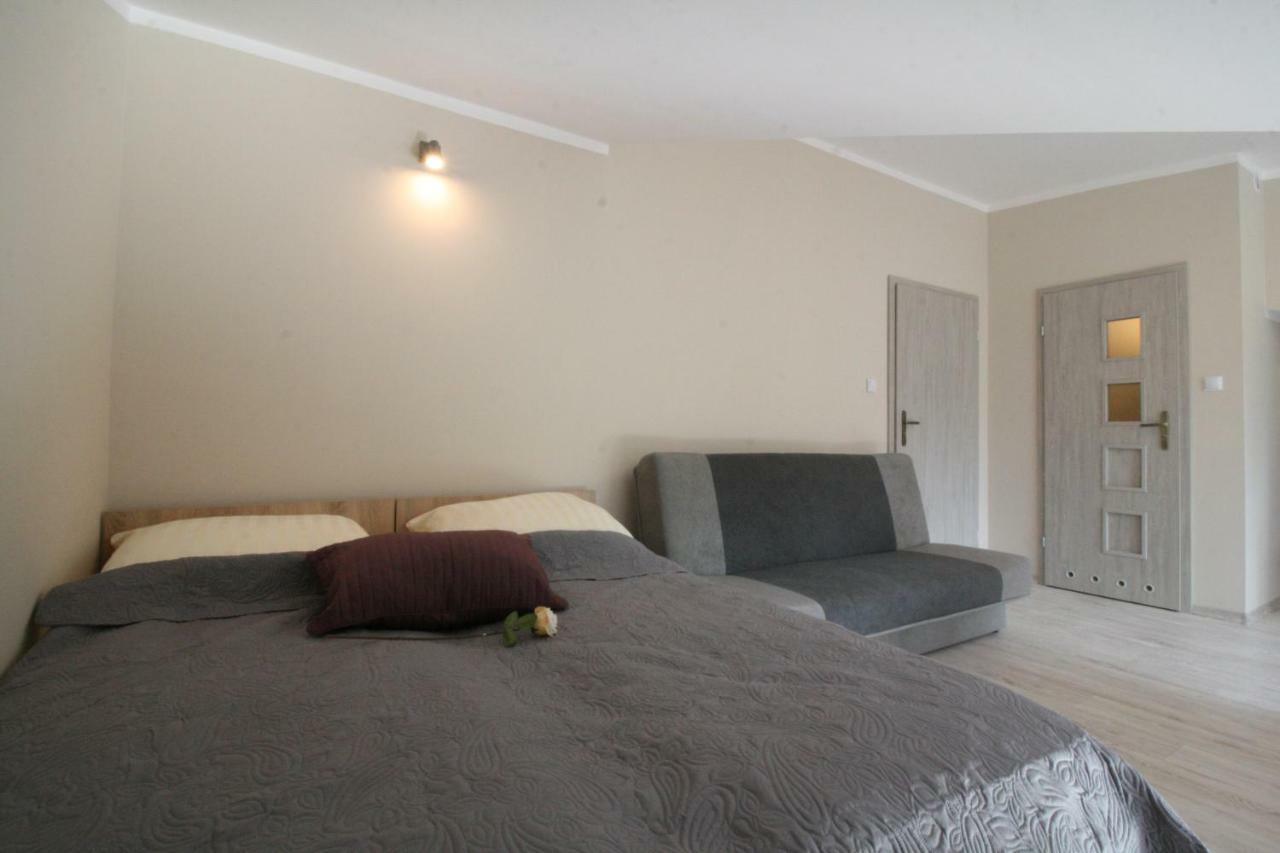 Lc Pokoje & Apartamenty โปเบียโรโว ภายนอก รูปภาพ