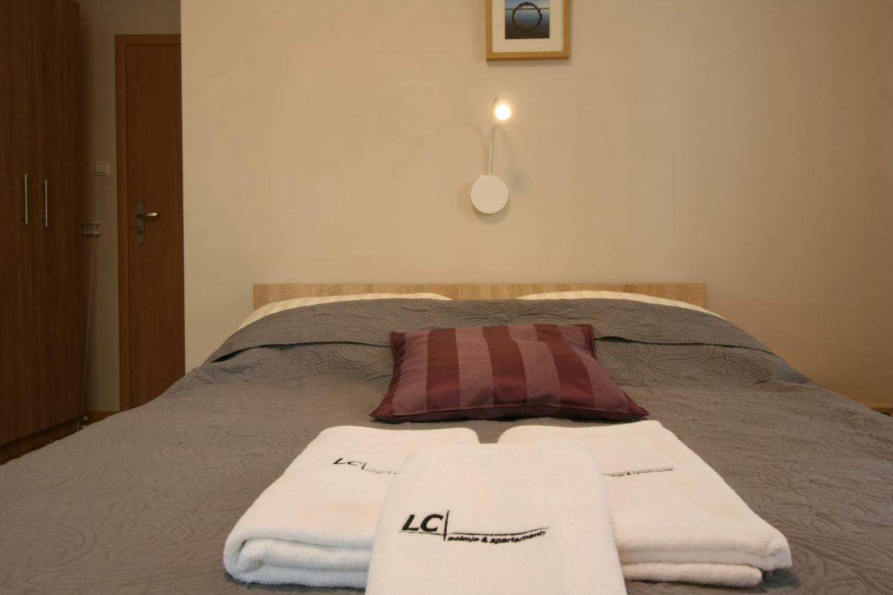 Lc Pokoje & Apartamenty โปเบียโรโว ภายนอก รูปภาพ