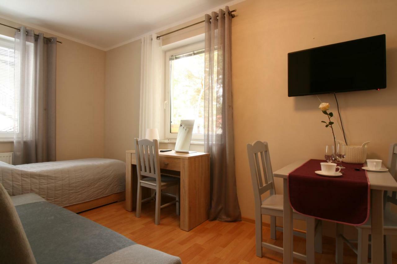 Lc Pokoje & Apartamenty โปเบียโรโว ภายนอก รูปภาพ