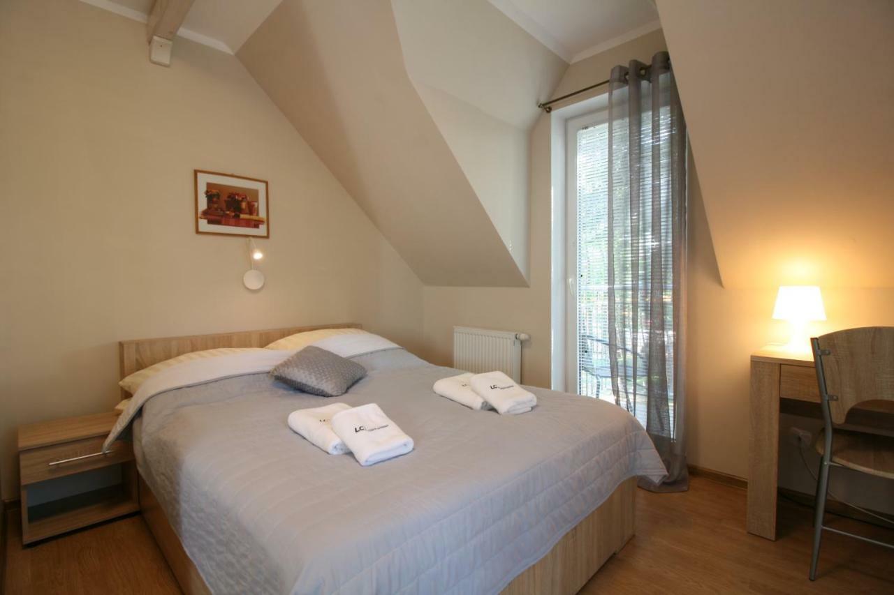 Lc Pokoje & Apartamenty โปเบียโรโว ภายนอก รูปภาพ
